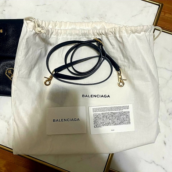 Classic edge envelope strap clutch leather bag! - Picture 7 of 13